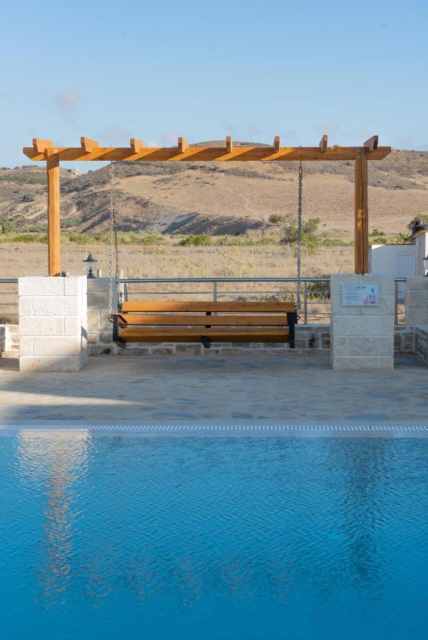 Villa Pnoe Seaside Kalamaki  Exterior foto