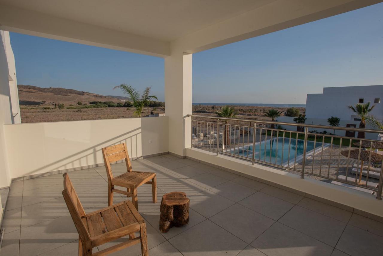 Villa Pnoe Seaside Kalamaki  Exterior foto